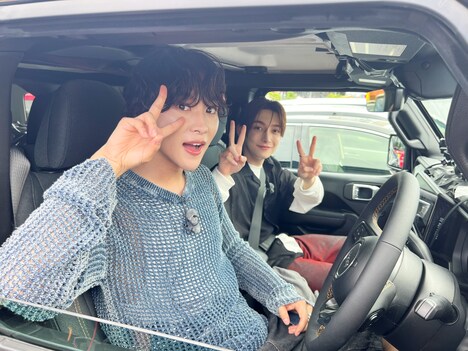 車に乗り込むROIROM。©日本テレビ