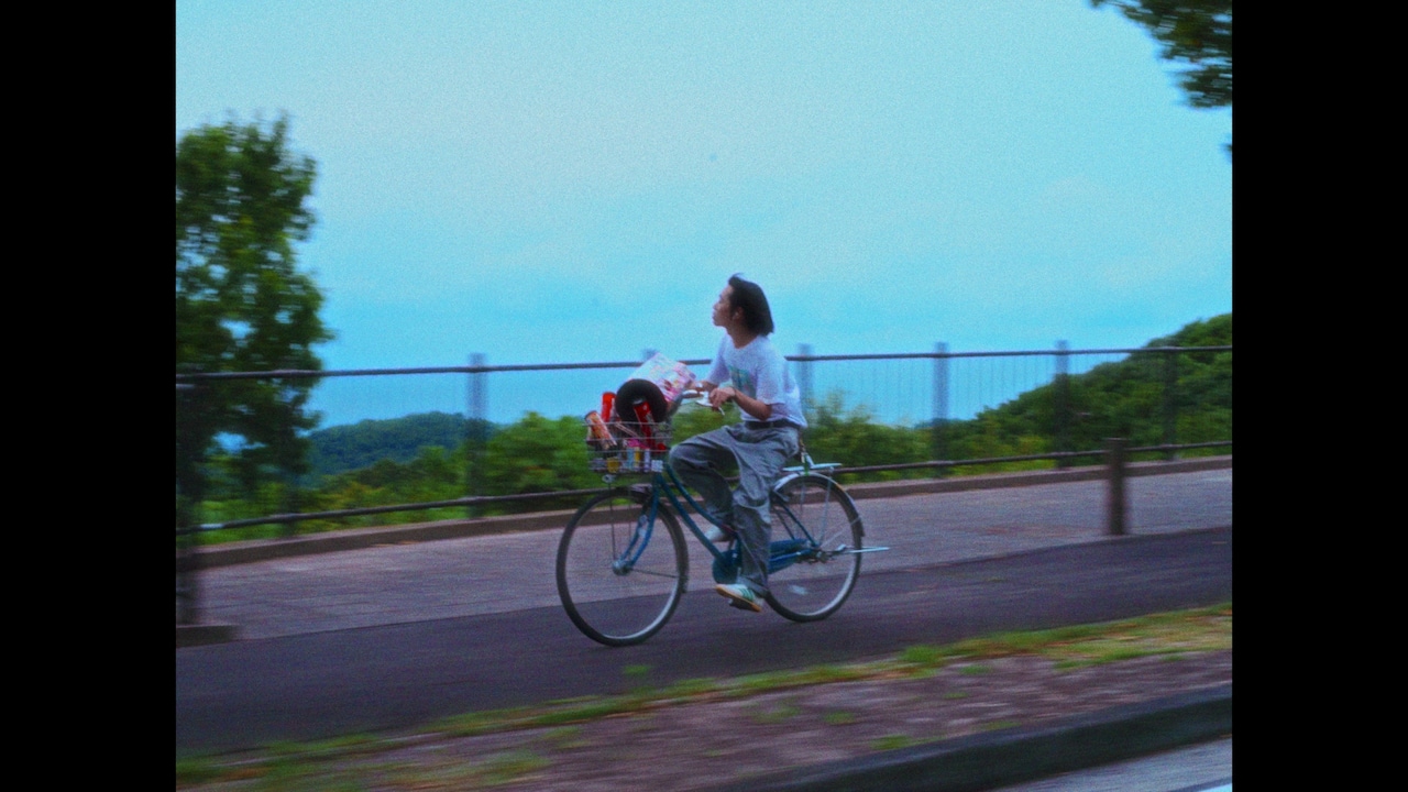 TOKYO世界「No Money Summer Boy」ミュージックビデオより。