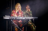 左からYUMENA、YUU。