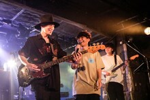 左から加藤慎一、meiyo、竹内サティフォ。