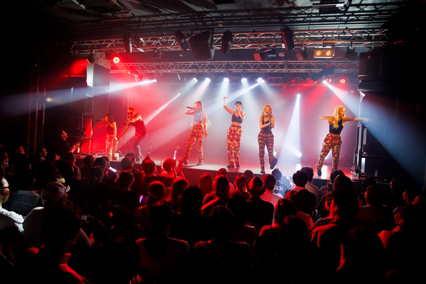 「SPiN ONEMAN LIVE『The SPiN World ～ 魂 Tamashi ～』」大阪・Yogibo META VALLEY公演の様子。