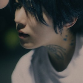 ぶっ恋呂百花が新曲「サプリメント」MVで南虎我と再タッグ、「悪い友達」オマージュカットも