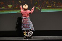 「Love Song」のサビを踊るユーキ（超特急）。