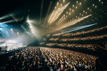 「Aqua Timez 20th Thanksgiving Live『空いっぱいに奏でる祈り』」の様子。（Photo by Kiyoaki Sasahara, Kana Tarumi）