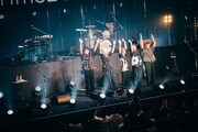 「Aqua Timez 20th Thanksgiving Live『空いっぱいに奏でる祈り』」の様子。（Photo by Kiyoaki Sasahara, Kana Tarumi）