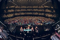 「Aqua Timez 20th Thanksgiving Live『空いっぱいに奏でる祈り』」の様子。（Photo by Kiyoaki Sasahara, Kana Tarumi）