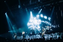 「Aqua Timez 20th Thanksgiving Live『空いっぱいに奏でる祈り』」の様子。（Photo by Kiyoaki Sasahara, Kana Tarumi）