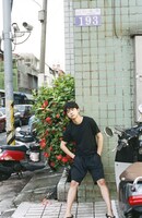 佐藤勝利 1st写真集「A Bird on Tiptoe」より。