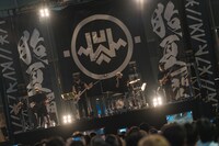 「INUWASI BAND SET FREE LIVE〝狗夏一閃〟」のバンドメンバー。（撮影：真島洸）