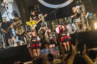 「INUWASI BAND SET FREE LIVE〝狗夏一閃〟」の様子。（撮影：真島洸）