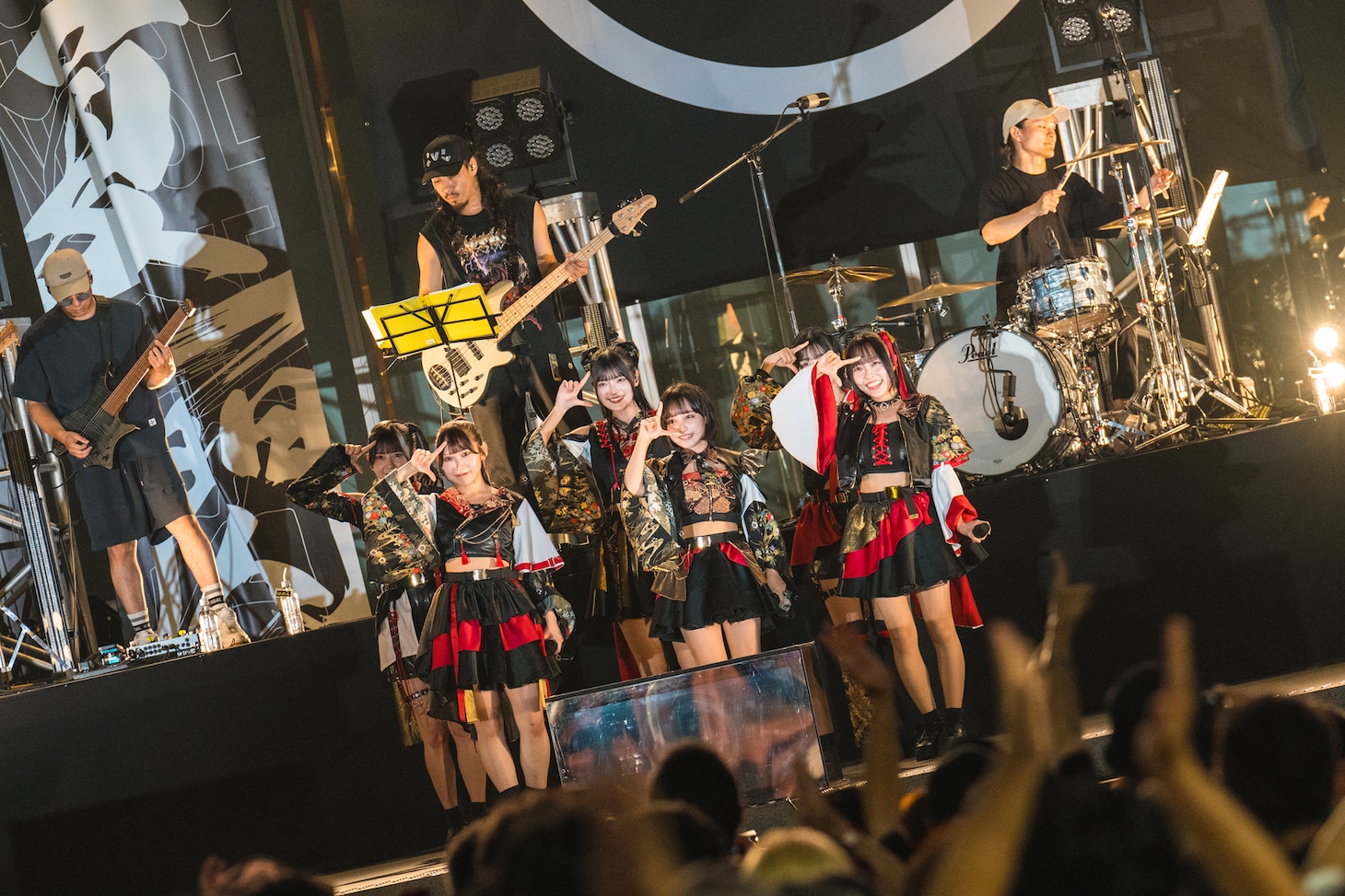 「INUWASI BAND SET FREE LIVE〝狗夏一閃〟」の様子。（撮影：真島洸）