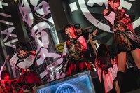 「INUWASI BAND SET FREE LIVE〝狗夏一閃〟」の様子。（撮影：真島洸）