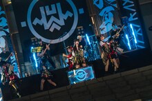 「INUWASI BAND SET FREE LIVE〝狗夏一閃〟」の様子。（撮影：真島洸）