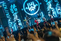 「INUWASI BAND SET FREE LIVE〝狗夏一閃〟」の様子。（撮影：真島洸）