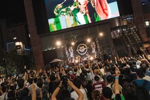 「INUWASI BAND SET FREE LIVE〝狗夏一閃〟」の様子。（撮影：真島洸）
