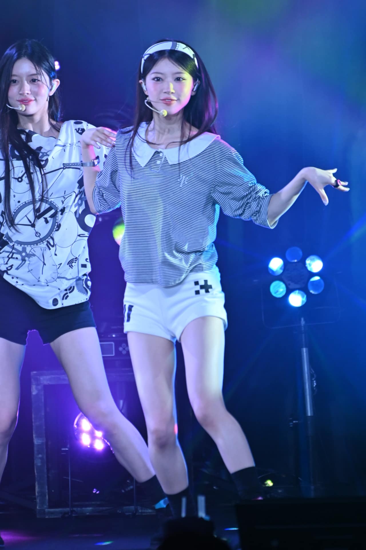 時よ止まれ」をパフォーマンスするMOKA。 - ILLITが日本デビュー