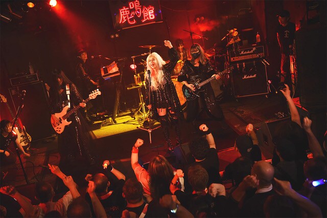 デビュー40周年！SHOW-YA、目黒鹿鳴館で“爆演”（ライブレポート
