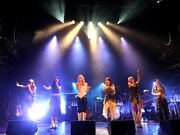 「FYURA 1st LIVE TOUR～東京だよ! 大阪やでぇ! 全員集合!!」東京公演の様子。 ©elements ltd.