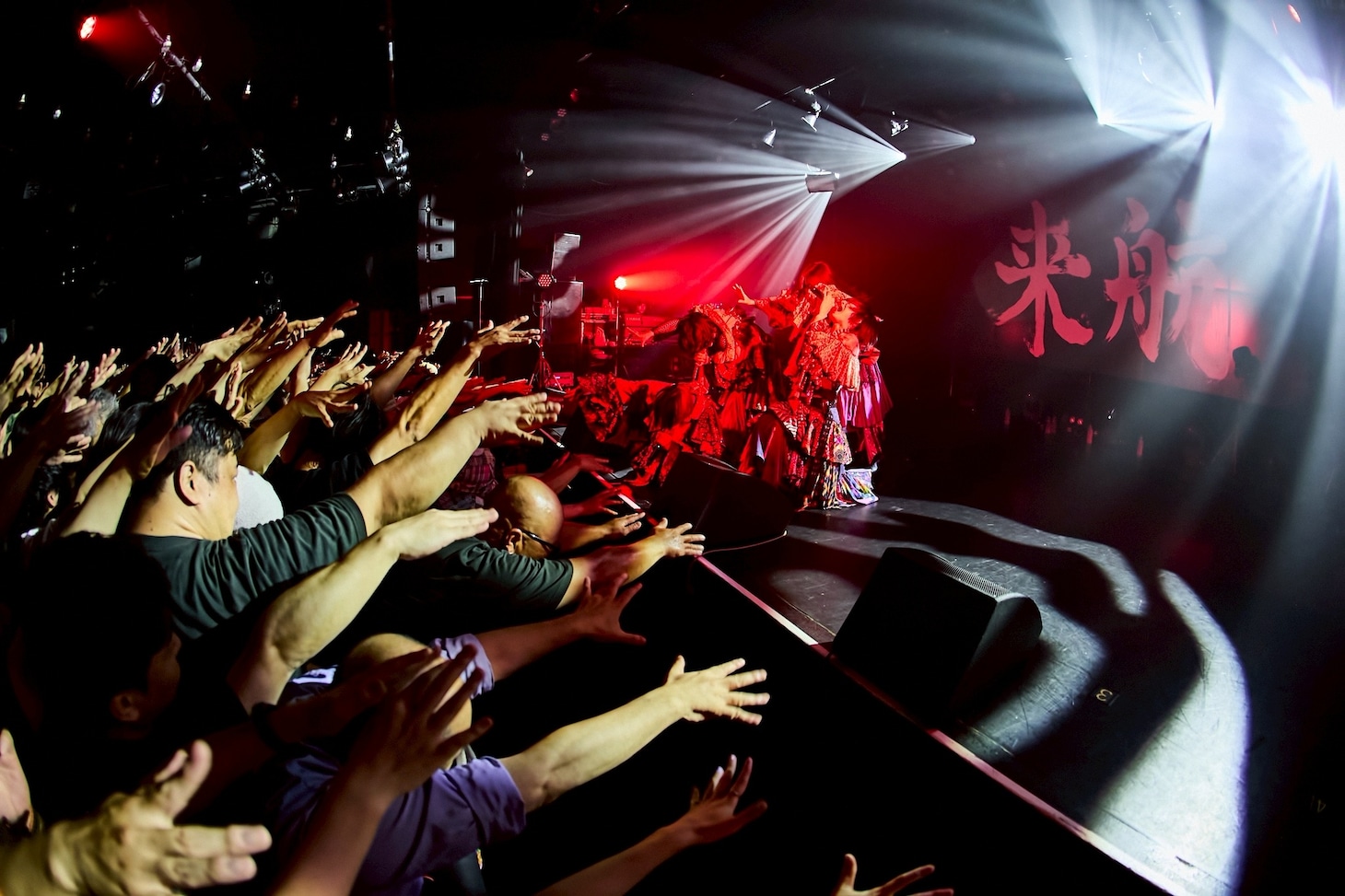 「カイジューバイミーONEMAN 『来航』」の様子。（Photo by KentaKUMEI）