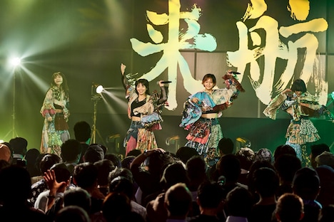 「カイジューバイミーONEMAN 『来航』」の様子。（Photo by KentaKUMEI）