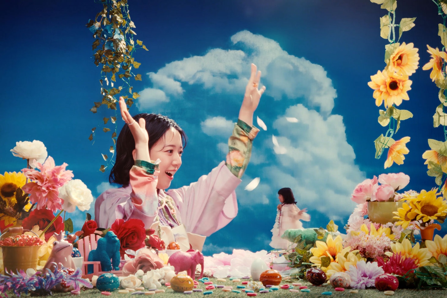 絢香「Wonder!」ミュージックビデオより。