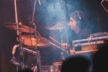 CHO CO PA CO CHO CO QUIN QUINのサポートメンバー。（撮影：ヤギタツノリ）