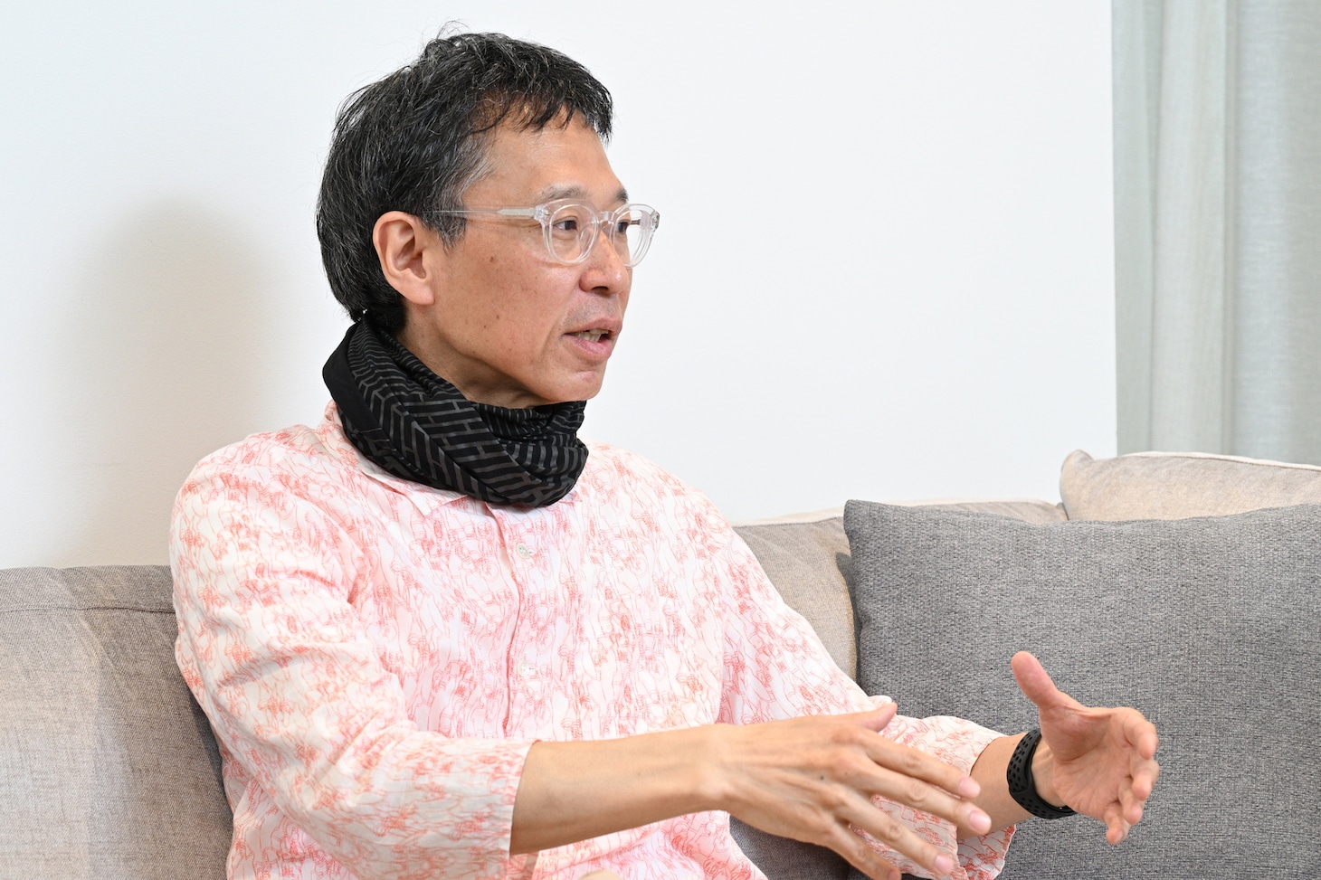 荏開津広氏