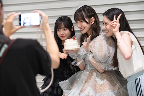 えびちゅうの“中6トリオ”仲村悠菜、桜井えま、風見和香（左から）。