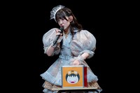 ファッションは「靴下が大事」と本気マジで力説する桜井えま。