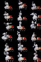 18個のかわいいポーズを即興で披露する桜井えま。