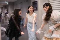 円陣を組む中6トリオ。