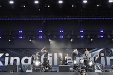 MAZZEL（写真提供：エイベックス）