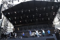 GENIC（写真提供：エイベックス）