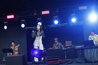 HIKKA（写真提供：エイベックス）