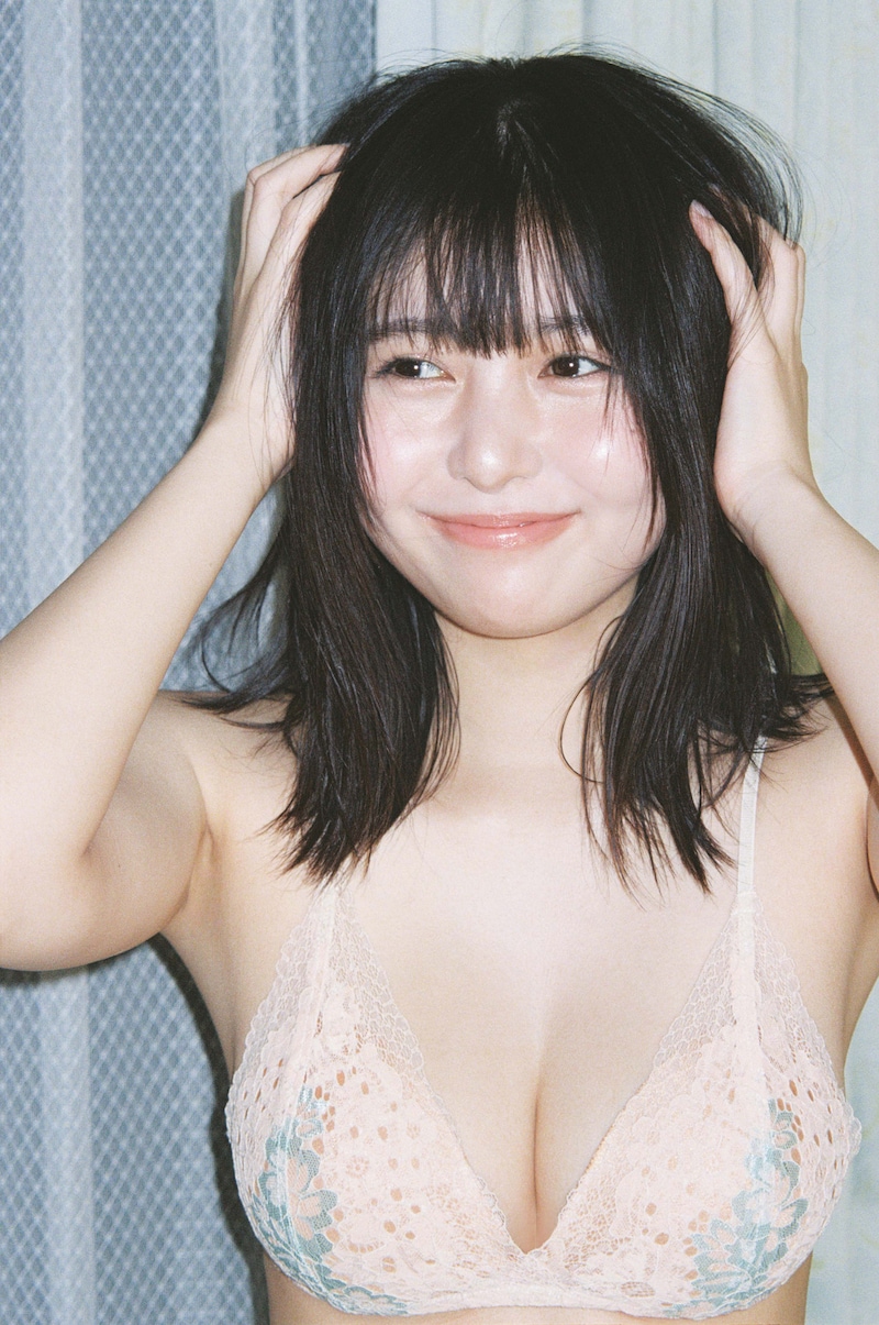 頓知気さきなフォトスタイルブック「また明日！」先行カット第3弾（撮影：松岡一哲）