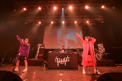 特攻服を着たhy4_4yh。（撮影：浦田大作）