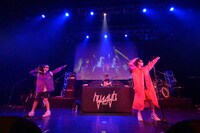 特攻服を着たhy4_4yh。（撮影：浦田大作）