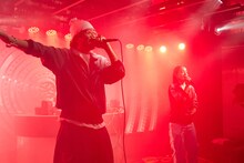 「FIREBIRD VELOUR Launch Party」でパフォーマンスを披露するFNCY 2/3（ZEN-LA-ROCK×G.RINA）。