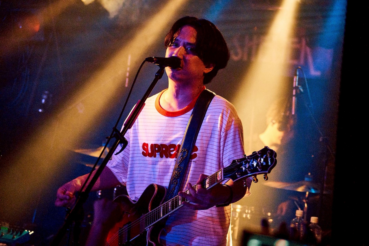 マカロニえんぴつが思い出の場所でワンマン、新曲「いつか何もない世界で」初披露