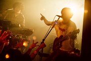 「マカロニえんぴつ 10th Anniversary Live『下北沢SHELTER』」より。（撮影：酒井ダイスケ）