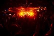 「マカロニえんぴつ 10th Anniversary Live『下北沢SHELTER』」より。（撮影：酒井ダイスケ）