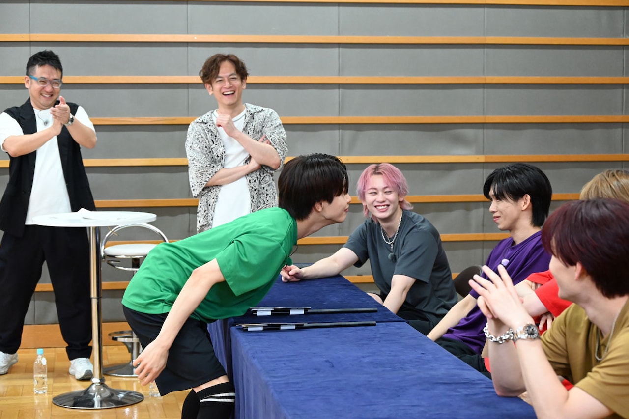 バラエティ班を煽るタクヤ（左）。 - スタジオに響くタクヤの叫び声