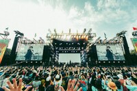 Official髭男dismのステージの様子。（Photo by TAKAHIRO TAKINAMI）