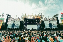 Official髭男dismのステージの様子。（Photo by TAKAHIRO TAKINAMI）