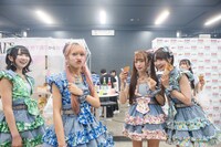 アイスを味わうラフ×ラフ。