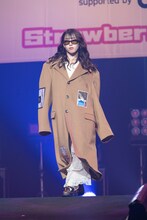 「Zipper」ファッションショーに登場したSHUKA（MISS MERCY）。