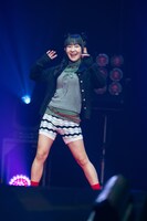 「Zipper」ファッションショーに登場した松永すみな（こみっきゅおん！）。