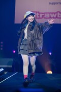 「Zipper」ファッションショーに登場した大村杏（SKE48）。