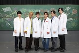 左から長尾謙杜、草間リチャード敬太、大橋和也、末澤誠也、藤原丈一郎、道枝駿佑。「なにわ×Aぇ!の超合体できるかな?」より。