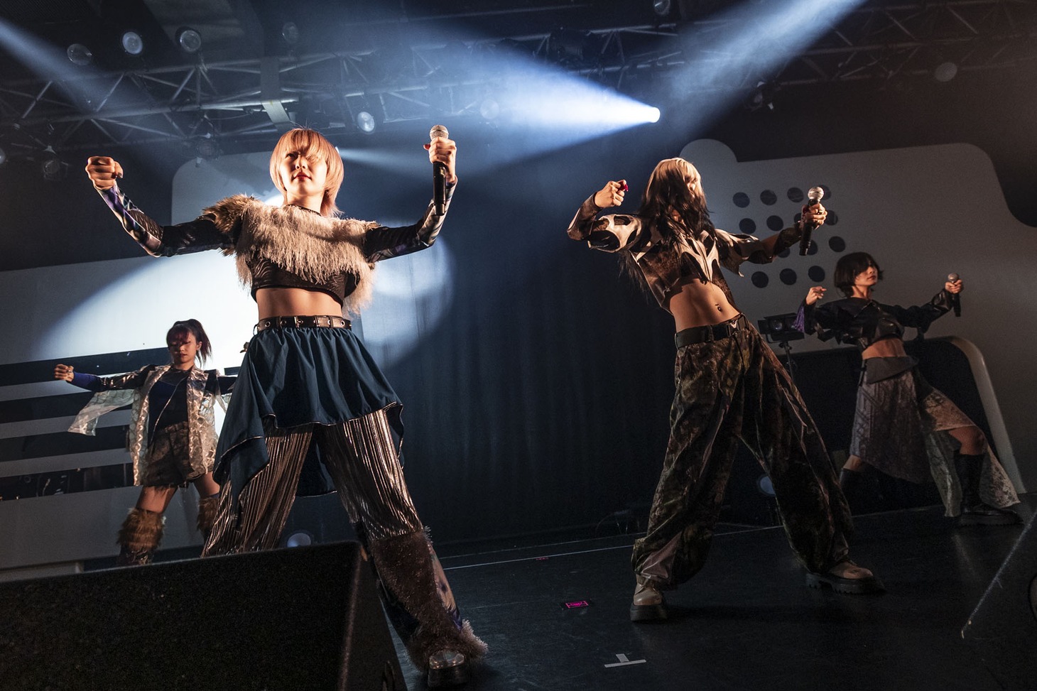 ExWHYZ（Photo by MAYUMI）